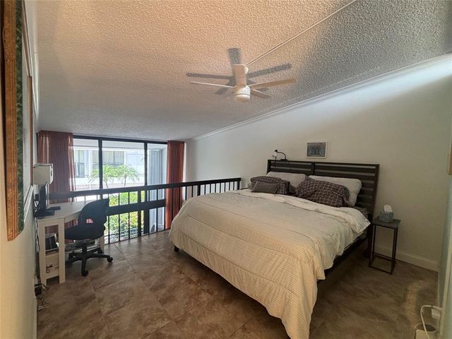 3589 S Ocean Boulevard 10, South Palm Beach, FL 33480