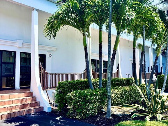 3589 S Ocean Boulevard 10, South Palm Beach, FL 33480