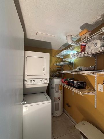 3589 S Ocean Boulevard 10, South Palm Beach, FL 33480