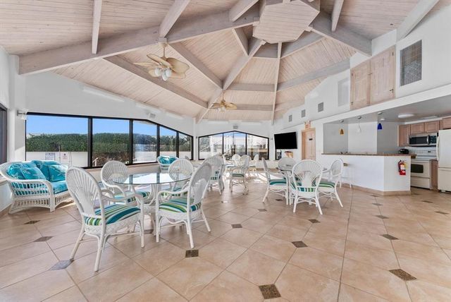 3589 S Ocean Boulevard 10, South Palm Beach, FL 33480