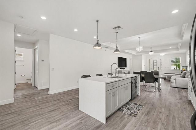 8307 N GOMEZ AVENUE, Tampa, FL 33614