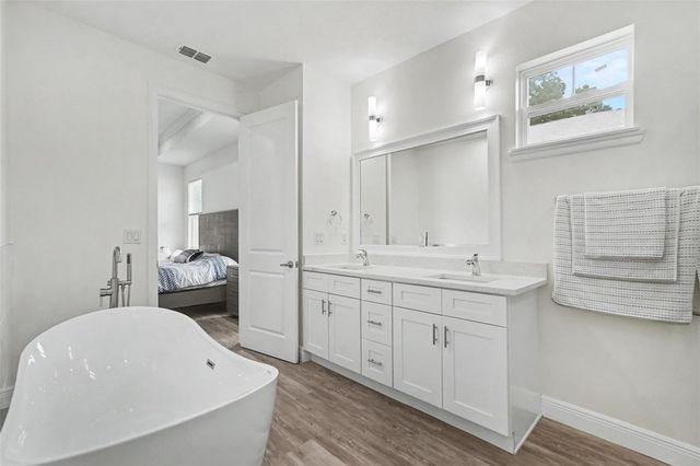 8307 N GOMEZ AVENUE, Tampa, FL 33614