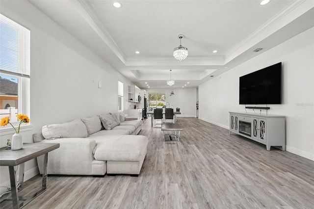 8307 N GOMEZ AVENUE, Tampa, FL 33614