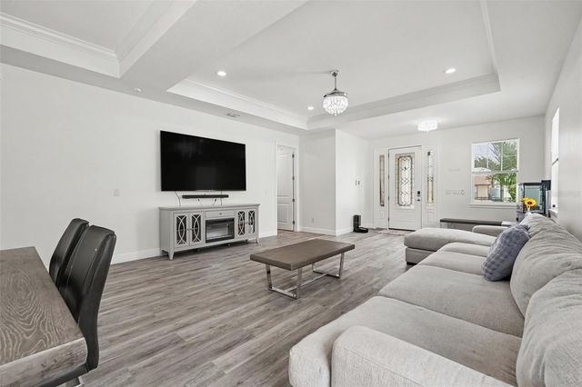 8307 N GOMEZ AVENUE, Tampa, FL 33614