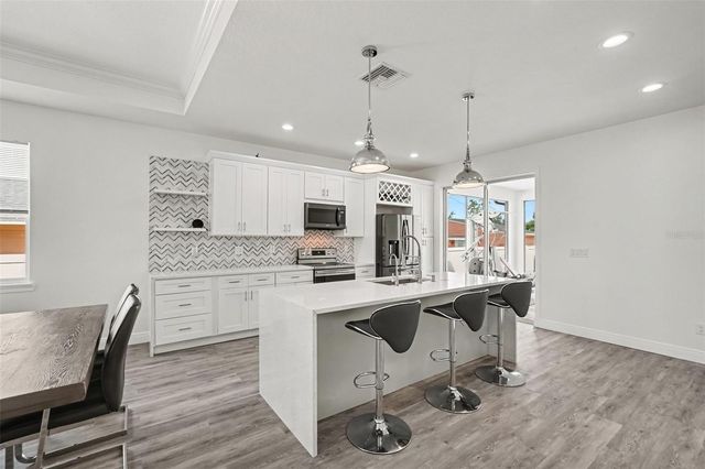 8307 N GOMEZ AVENUE, Tampa, FL 33614