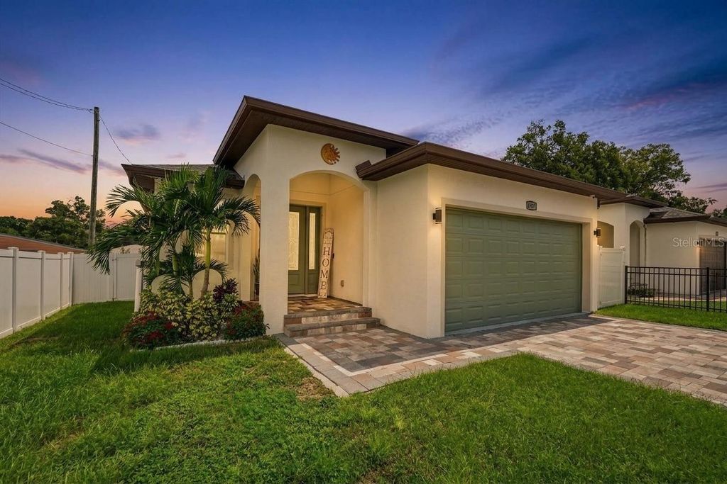 8307 N GOMEZ AVENUE, Tampa, FL 33614