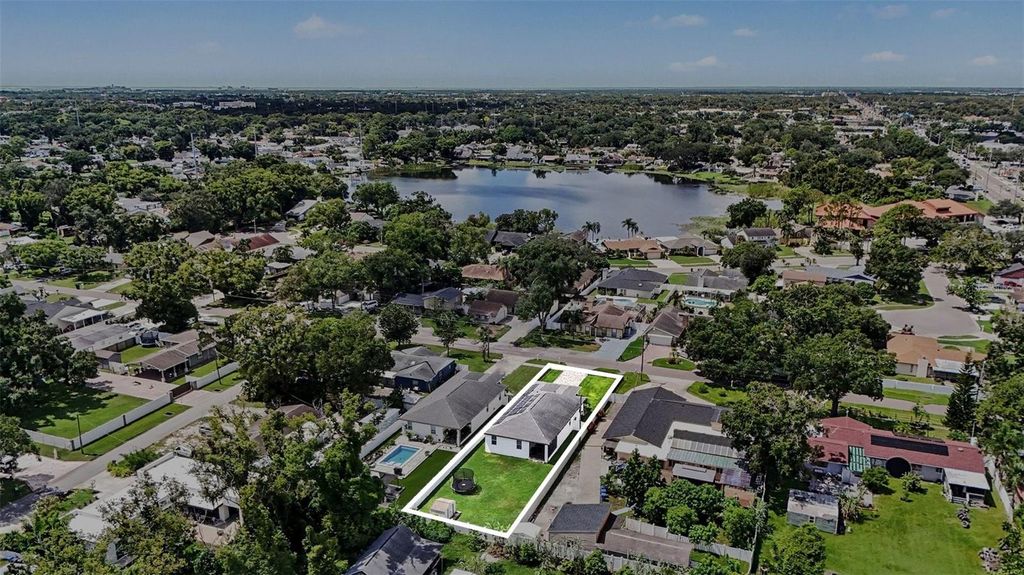 Image 33 of property listing at 8307 N GOMEZ AVENUE, Tampa, FL 33614