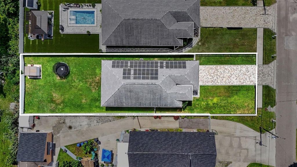 Image 35 of property listing at 8307 N GOMEZ AVENUE, Tampa, FL 33614
