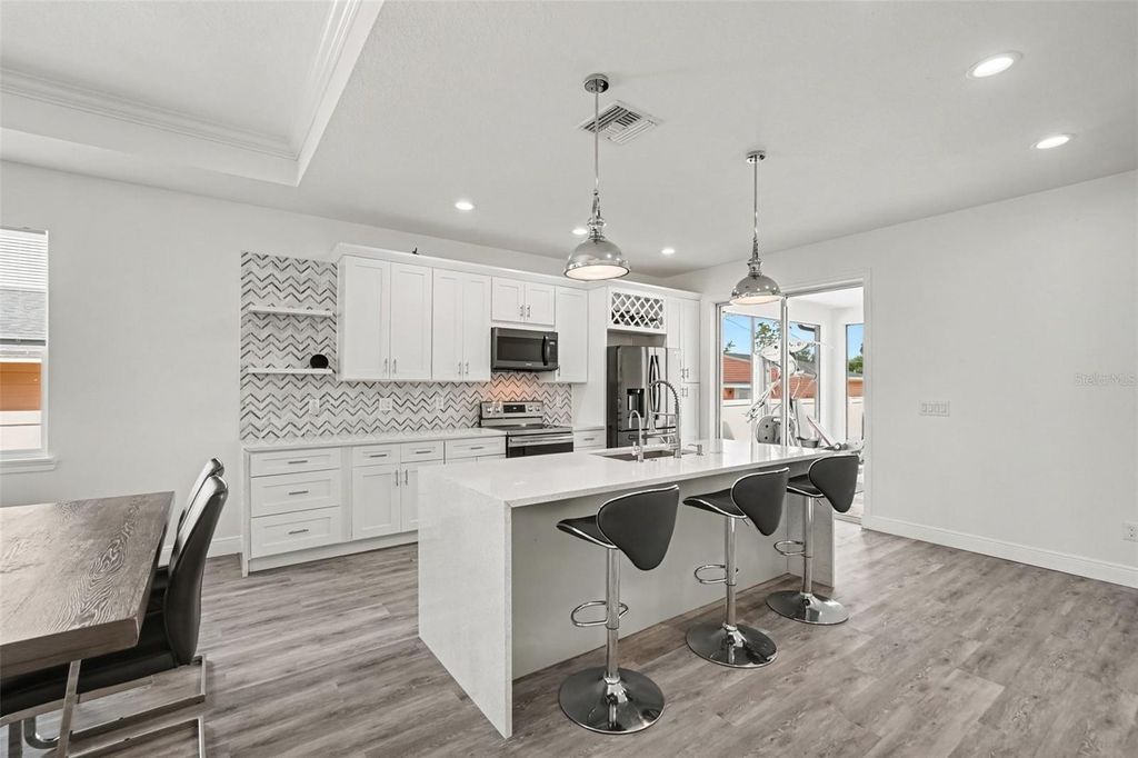 Image 9 of property listing at 8307 N GOMEZ AVENUE, Tampa, FL 33614
