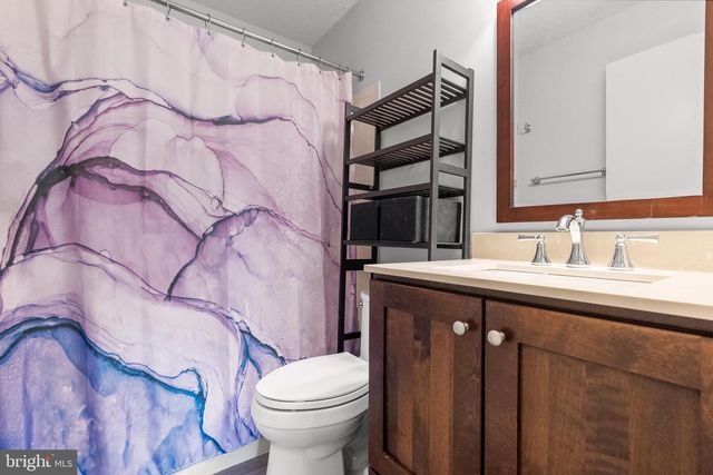 164-B BRADFORD CT, Mount Laurel, NJ 08054