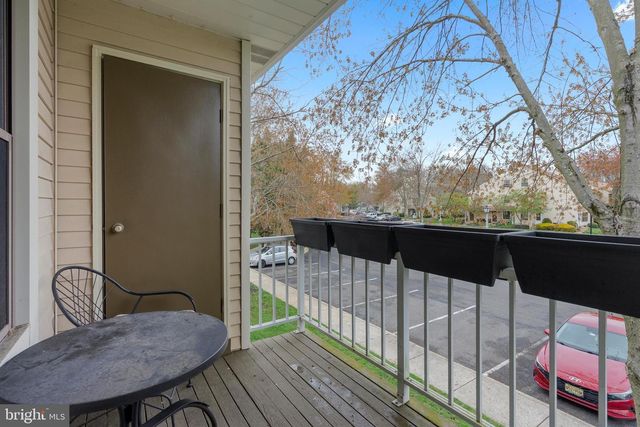 164-B BRADFORD CT, Mount Laurel, NJ 08054