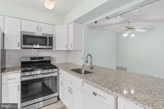 164-B BRADFORD CT, Mount Laurel, NJ 08054