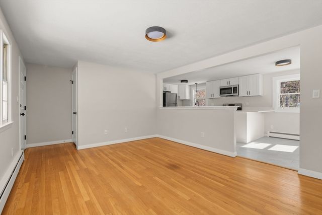 41 Scaddings St, Taunton, MA 02780