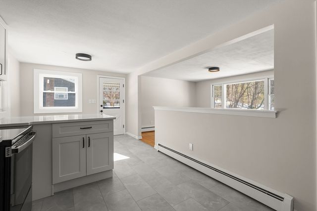 41 Scaddings St, Taunton, MA 02780