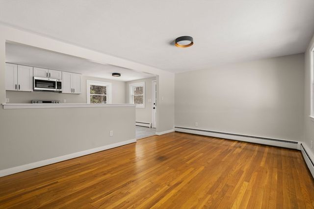 41 Scaddings St, Taunton, MA 02780