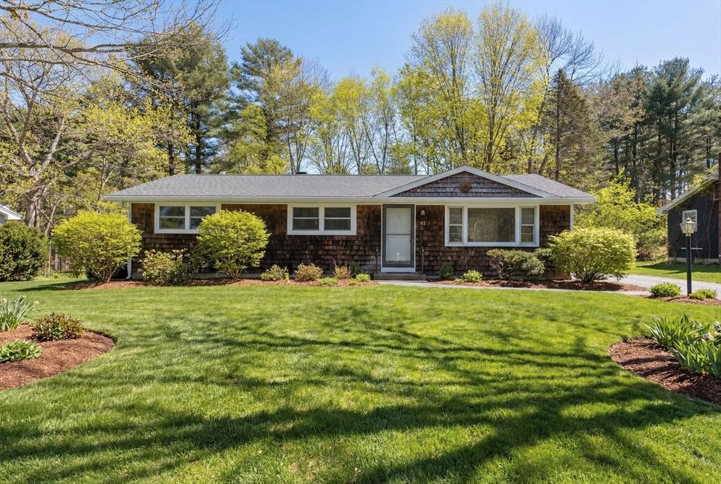 41 Scaddings St, Taunton, MA 02780