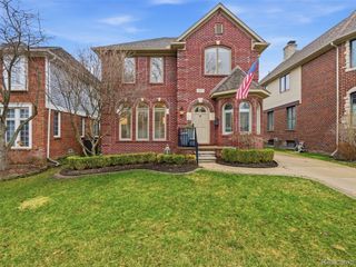 307 Taylor Avenue, Rochester, MI 48307