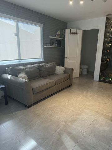 5424 Garfield Street, Hollywood, FL 33021