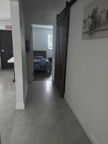 5424 Garfield Street, Hollywood, FL 33021