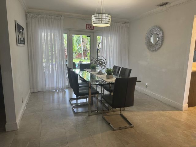 5424 Garfield Street, Hollywood, FL 33021