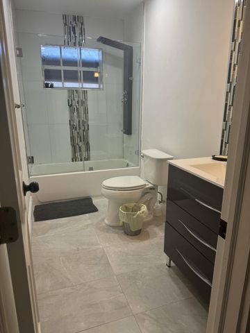 5424 Garfield Street, Hollywood, FL 33021