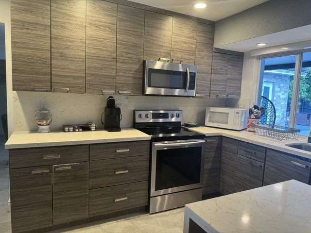 5424 Garfield Street, Hollywood, FL 33021
