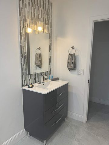 5424 Garfield Street, Hollywood, FL 33021