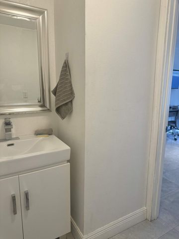 5424 Garfield Street, Hollywood, FL 33021