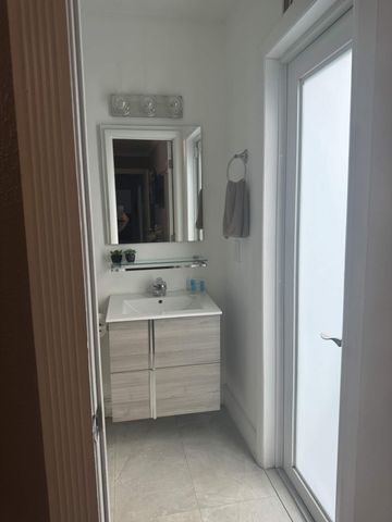 5424 Garfield Street, Hollywood, FL 33021