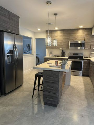 5424 Garfield Street, Hollywood, FL 33021