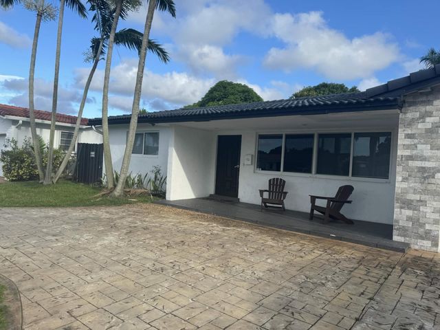 5424 Garfield Street, Hollywood, FL 33021