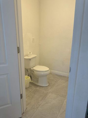 5424 Garfield Street, Hollywood, FL 33021