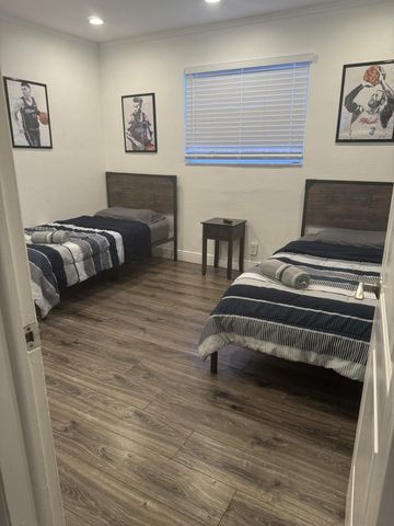 5424 Garfield Street, Hollywood, FL 33021