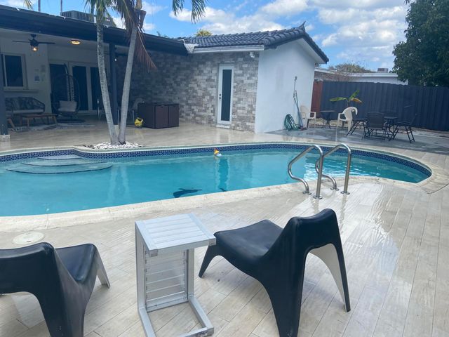 5424 Garfield Street, Hollywood, FL 33021