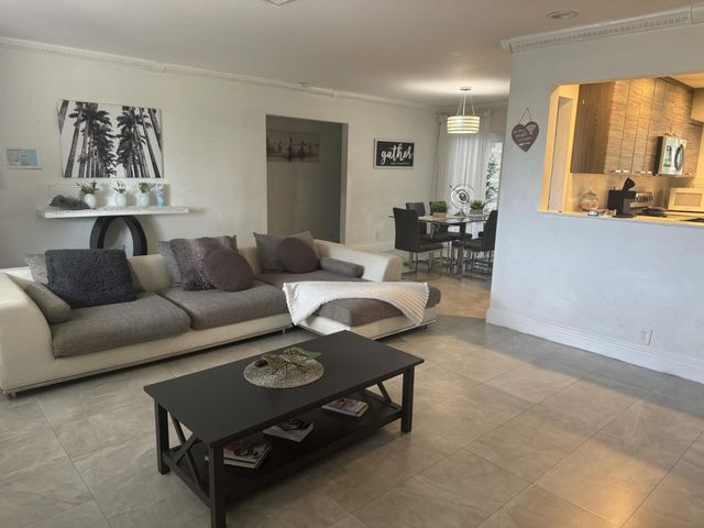 5424 Garfield Street, Hollywood, FL 33021