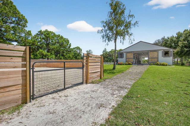 17218 Shetland Lane 2 Stalls, Loxahatchee, FL 33470