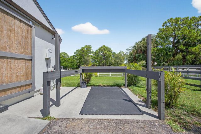 17218 Shetland Lane 2 Stalls, Loxahatchee, FL 33470