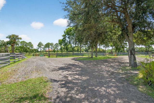 17218 Shetland Lane 2 Stalls, Loxahatchee, FL 33470