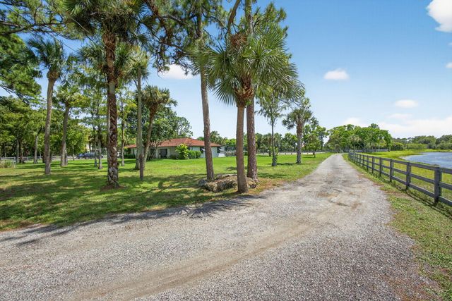 17218 Shetland Lane 2 Stalls, Loxahatchee, FL 33470