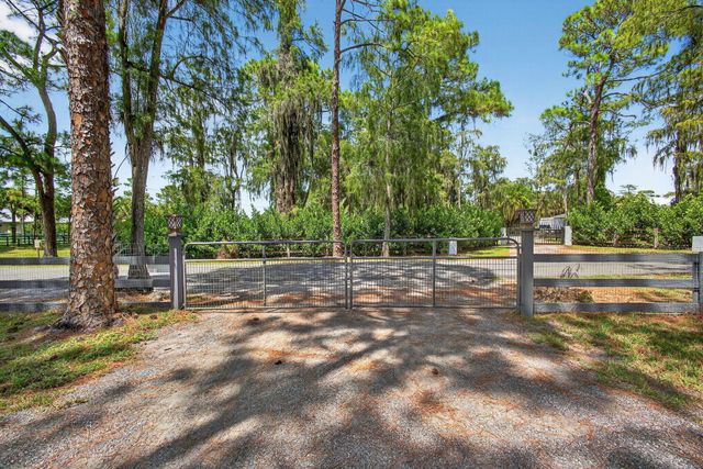 17218 Shetland Lane 2 Stalls, Loxahatchee, FL 33470