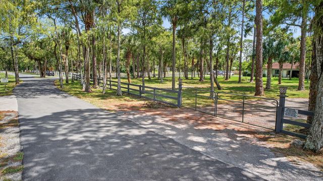 17218 Shetland Lane 2 Stalls, Loxahatchee, FL 33470
