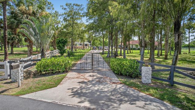 17218 Shetland Lane 2 Stalls, Loxahatchee, FL 33470