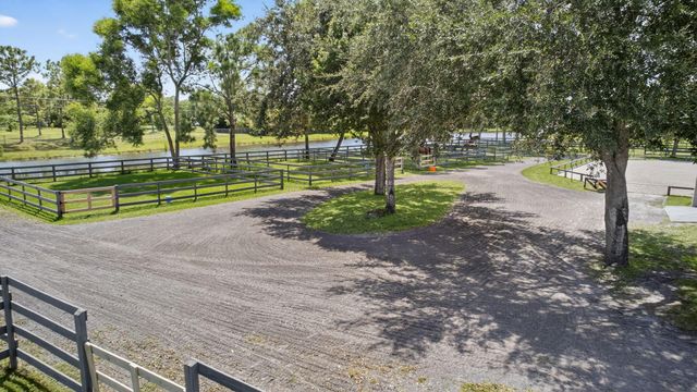 17218 Shetland Lane 2 Stalls, Loxahatchee, FL 33470