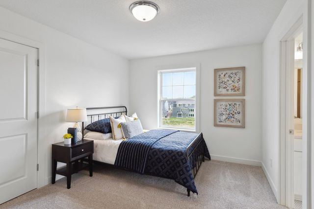 10409 Blackmoor Road, Woodbury, MN 55129