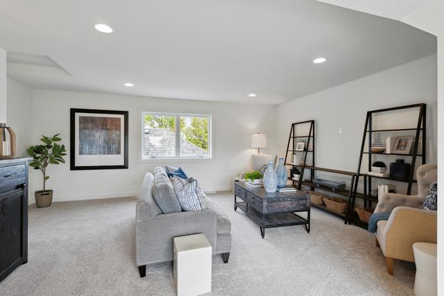 10409 Blackmoor Road, Woodbury, MN 55129