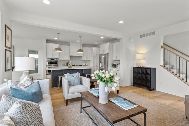 10409 Blackmoor Road, Woodbury, MN 55129