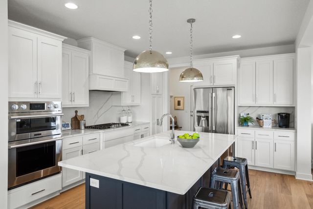 10409 Blackmoor Road, Woodbury, MN 55129