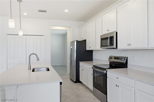 18652 Marlin Kite LN, North Fort Myers, FL 33917