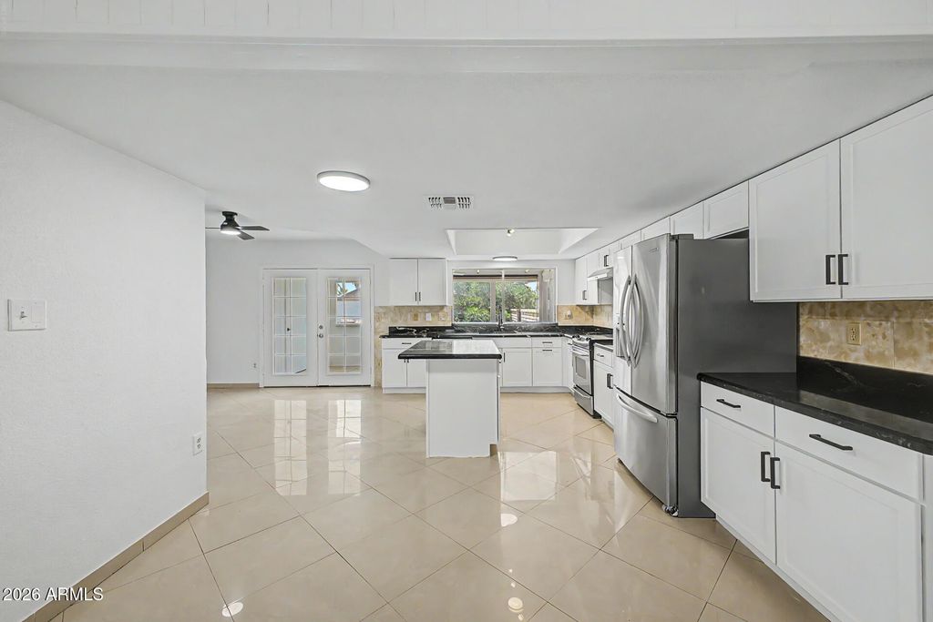 Image 13 of property listing at 11616 N 41ST Avenue, Phoenix, AZ 85029