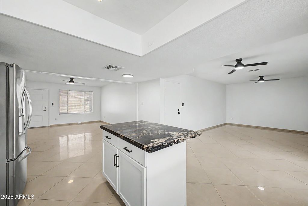 Image 14 of property listing at 11616 N 41ST Avenue, Phoenix, AZ 85029